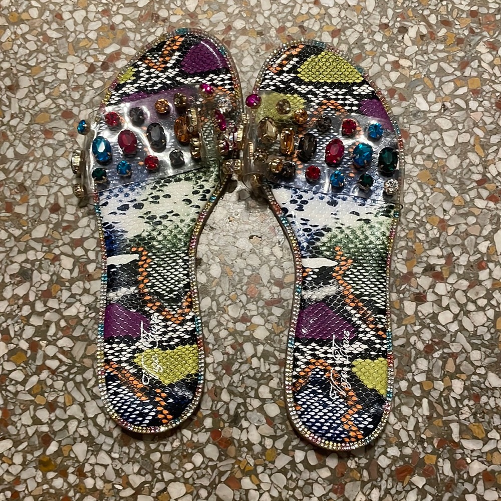 Snake skin sandals, comfortable for bigger feet